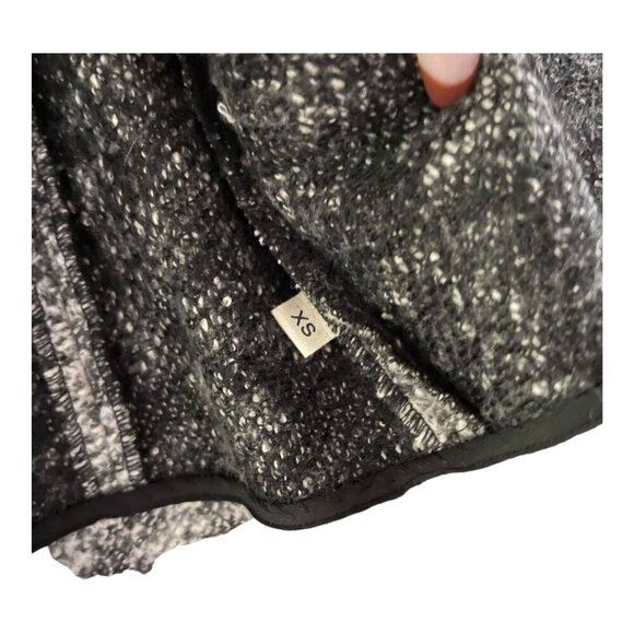 Lagence Size XS Draped Knit Poncho Sweater Fringe Edges Gray Black Cape - Picture 5 of 10